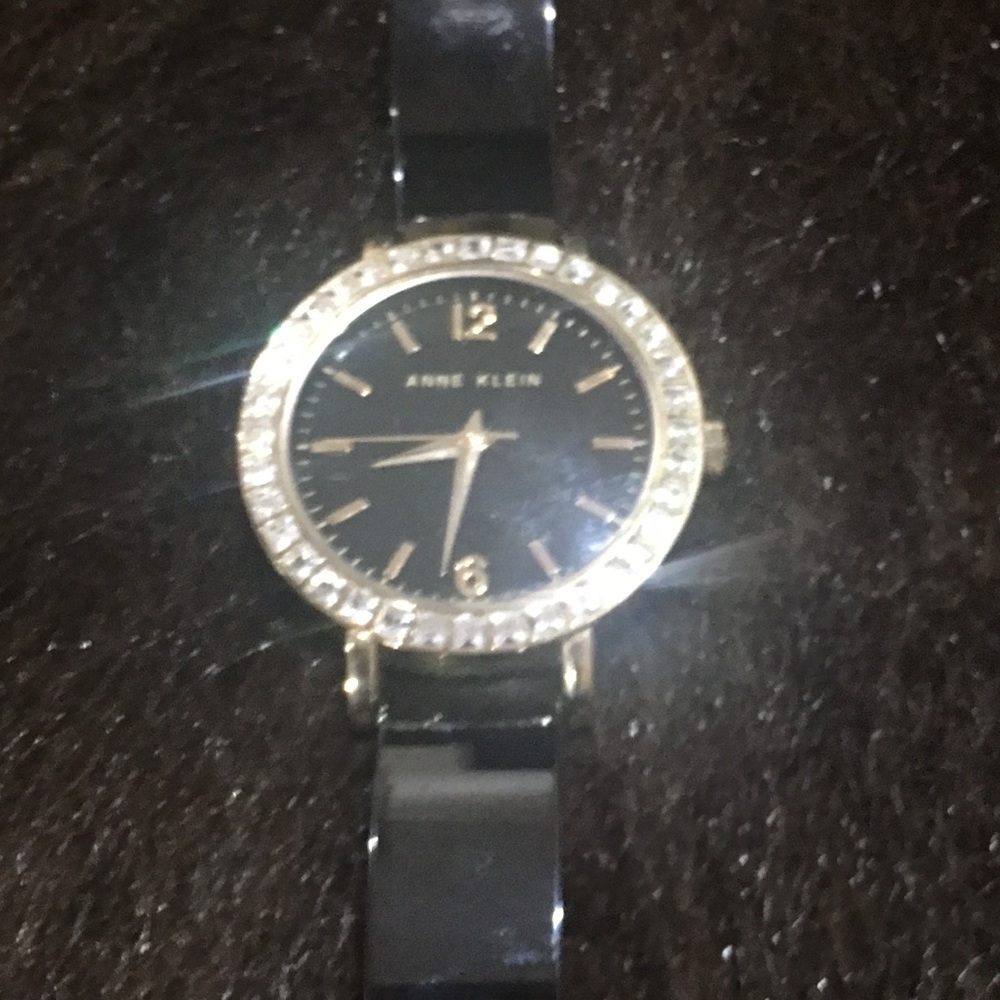 Women elegant watch